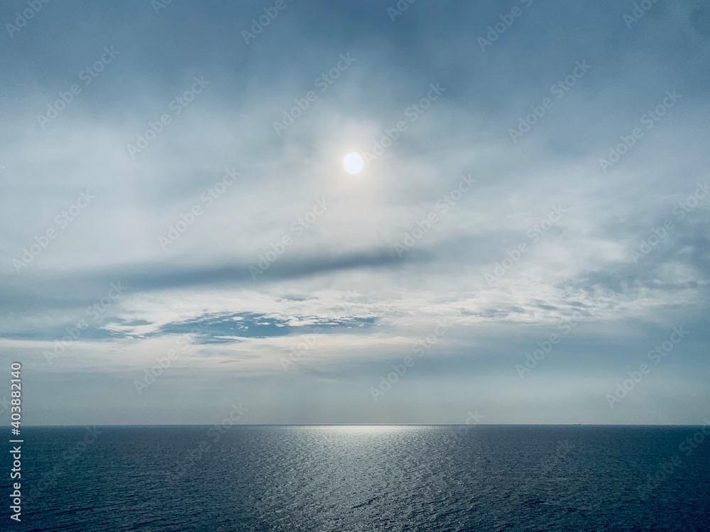 Fototapeta premium sky and clouds over the sea