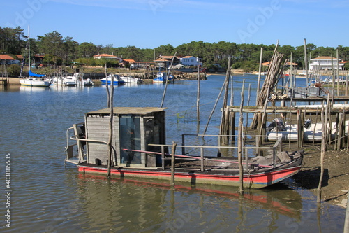 Piraillan, village ostréicole du Bassin d'Arcachon	
 photo