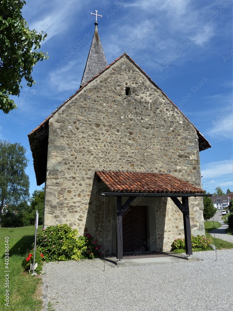 St.-Leonhardskapelle - Hochformat in Landschlacht, Kanton Thurgau / Schweiz St.-Leonhardskapelle - Hochformat in Landschlacht, Kanton Thurgau / Schweiz