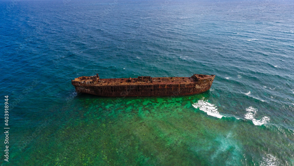 Aeria view of Shipwreck Beach，kaiolohia, Lanai island, Hawaii