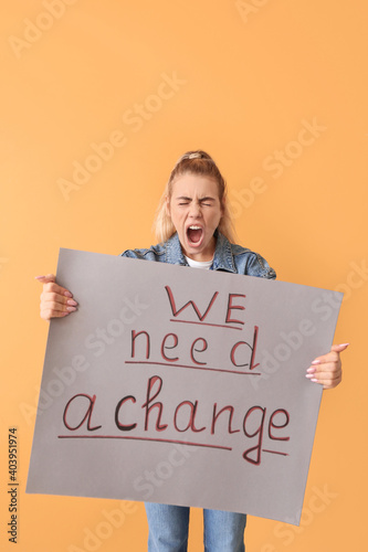 Protesting young woman on c...