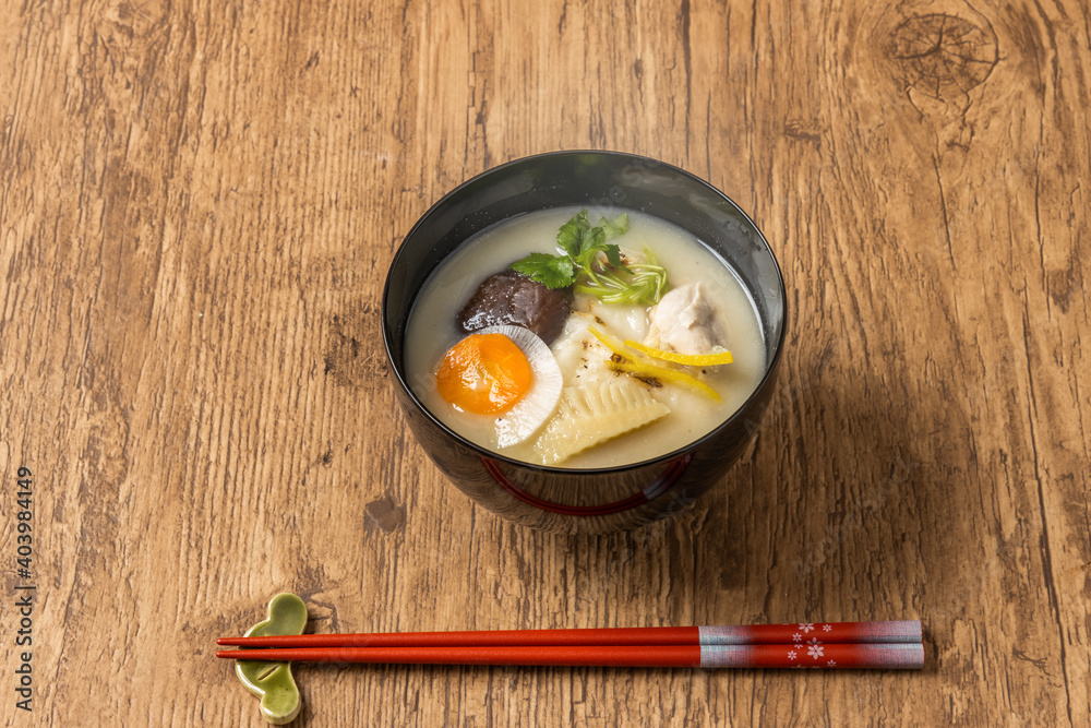 典型的なお雑煮 Ricecake boiled with vegetables(zouni) 典型的なお雑煮 Ricecake boiled with vegetables(zouni)