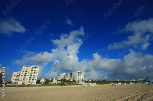 Miami city in the summer time © totajla