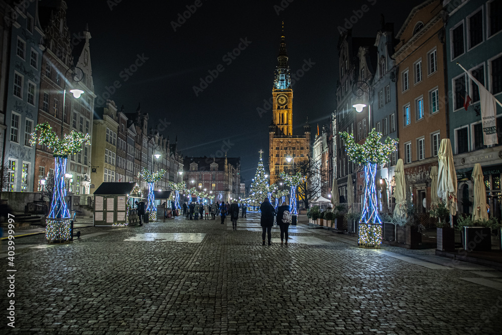Fototapeta premium Ulica Długa w Gdańsku nocą