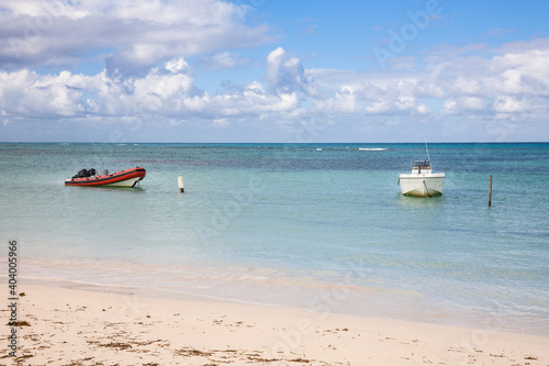 Beach, Cuba © imagesef