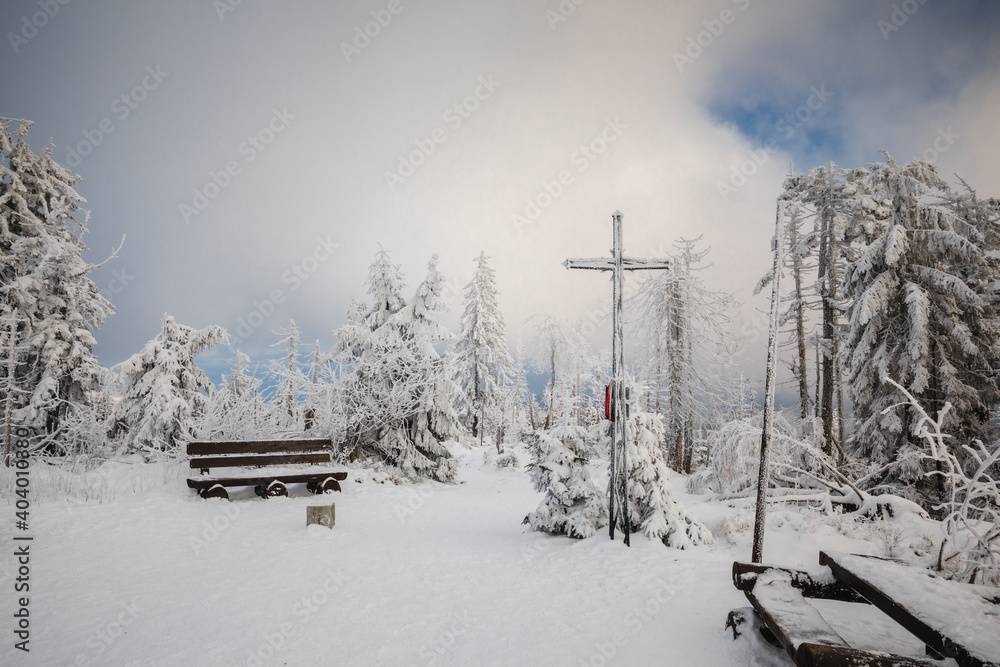 Obraz premium Beautiful winter in the Gorce Mountains - fresh snow created an amazing landscape. Beskidy, Poland.