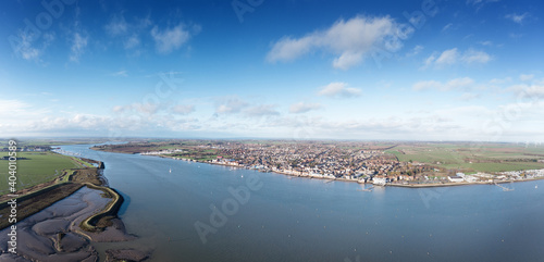 Obraz na plátně panoramic view of the river crouch in essex england
