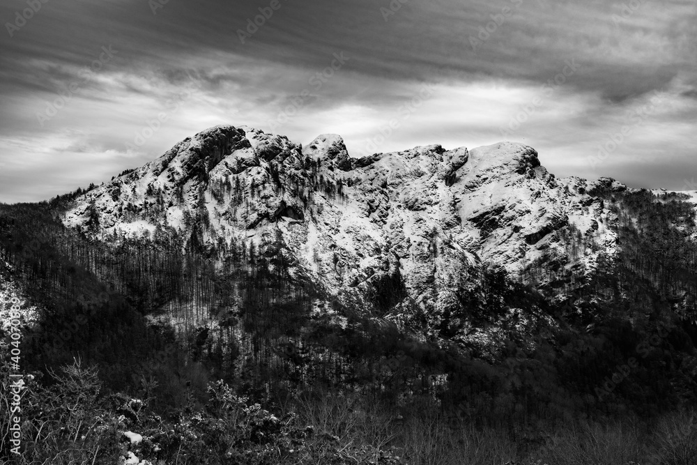 Peñas de Aia nevado