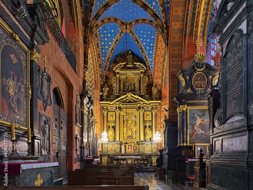 Krakow, Poland. Altar of St. Stanislaus in the northern nave of St. Mary's Basilica (Church of Our Lady Assumed into Heaven). The altar dates back to 1675. © Mikhail Markovskiy