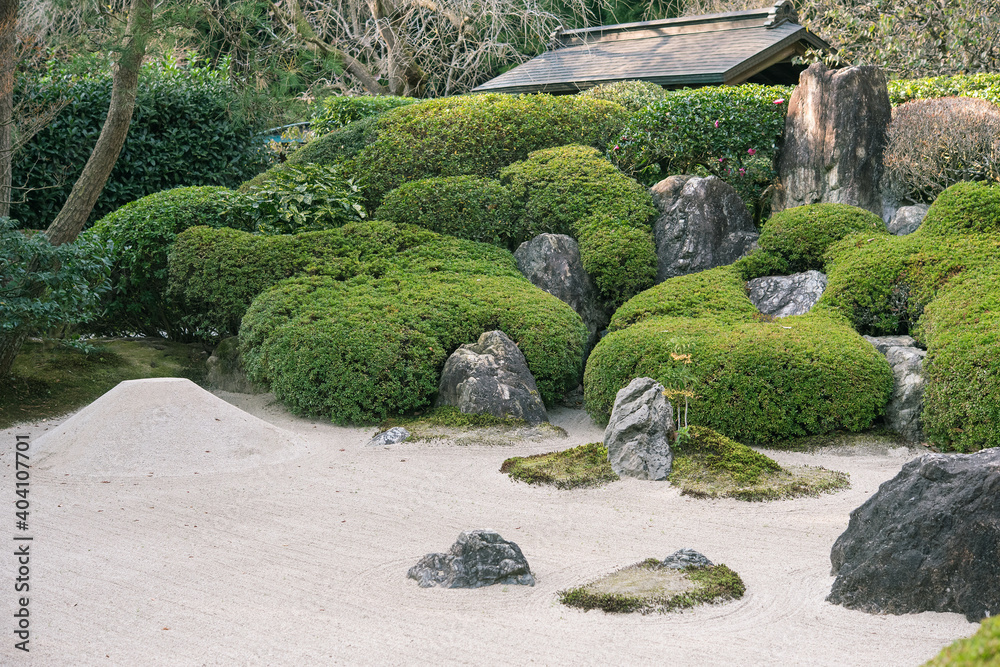 Japanese zen garden at Meigetsuin Temple in Kamakura, Japan　鎌倉・明月院の枯山水庭園