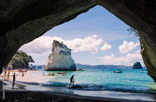 Canvastavla Cathedral Cove, beautiful beach with rocks in New Zealand