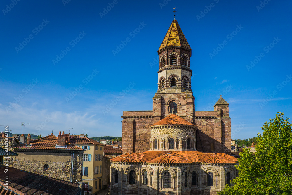 Fototapeta premium View of Saint Julien basilica's apse and chapels, a 11th century romanesque church in Brioude, Auvergne (France)