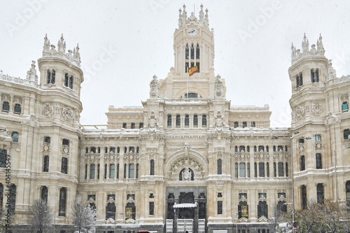 Madrid city council snow-covered in winter © Gabriel