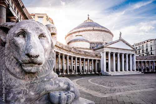Basilica di San Francesco di Paola an der Piazza del Plebiscito in Neapel, Italien  photo