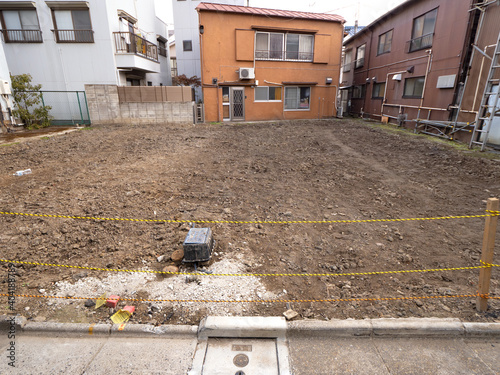 住宅街の空き地　東京都 photo