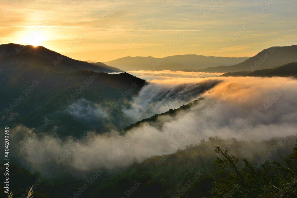 枝折峠から望む絶景、奥只見・銀山の滝雲