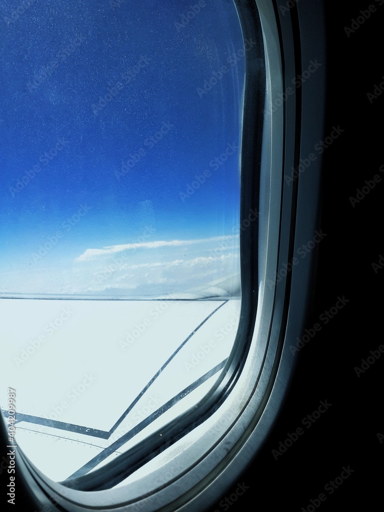 Fototapeta premium view from airplane window