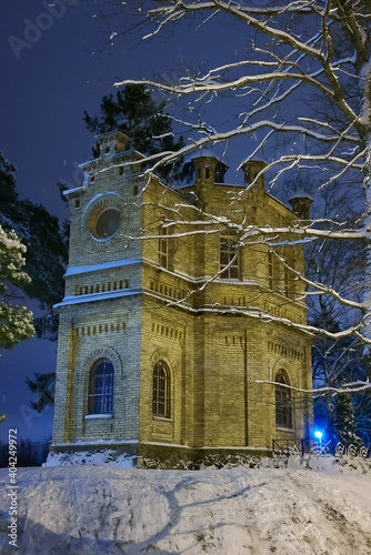 Kochide kabeli varemed ja perekonnakalmistu. Koch family chapel in Pirita, Tallinn. photo