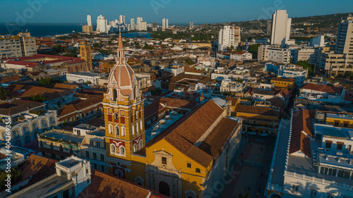 Catedral al amanecer de Cartagena de Indias, Colombia © RicardoBaez