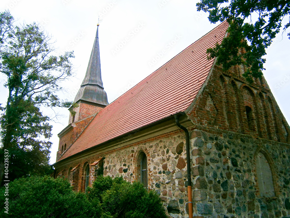 Eine evangelisch-lutherische Kirche in Norddeutschland Eine evangelisch-lutherische Kirche in Norddeutschland