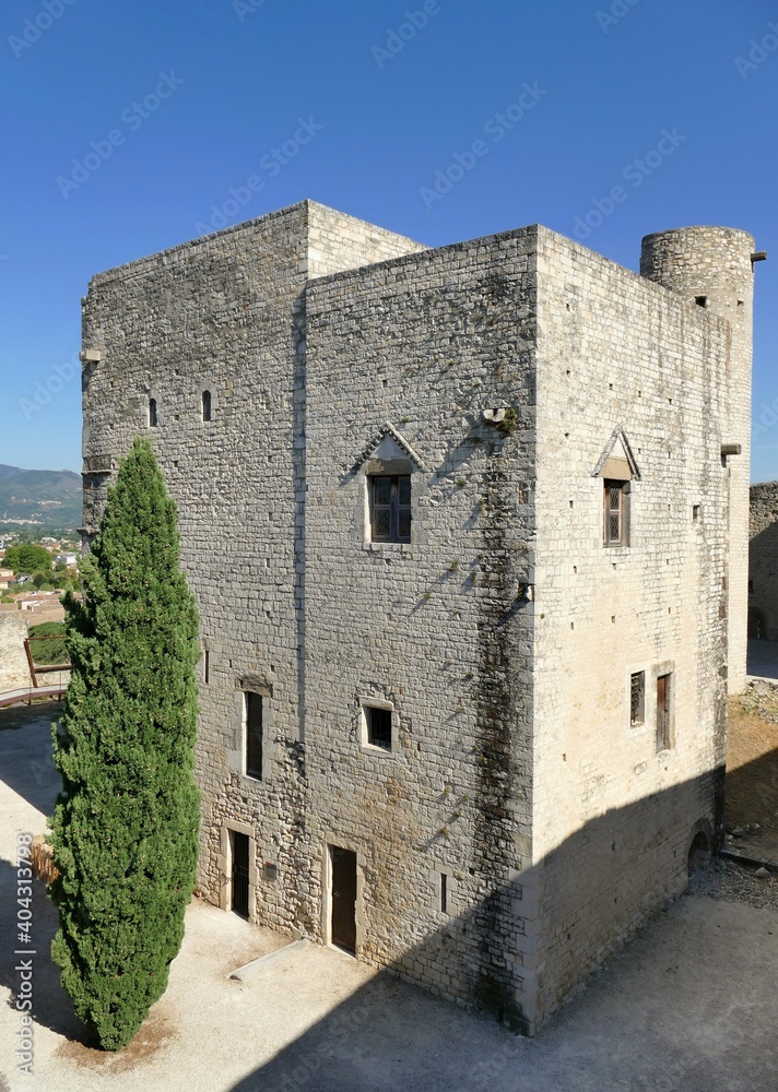 Le logis du palais du château de Montélimar