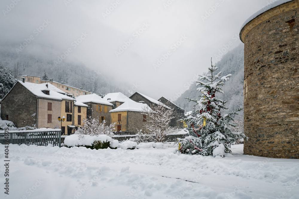 Salau village des pyrénées sous la neige