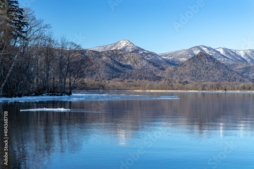 北海道 屈斜路湖の冬の風景