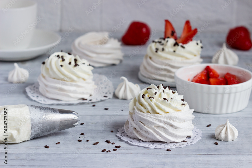 Delicious vanilla meringue. Cake Delicious vanilla meringue. Cake