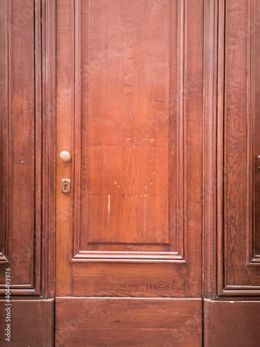 Front Exterior door made of solid wood. Haustür aus Massivholz. © Lukas Bast