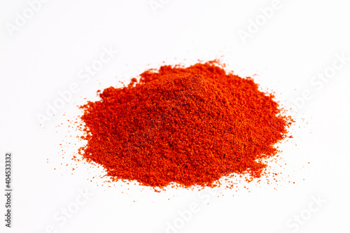 Red pepper powder on the wh...