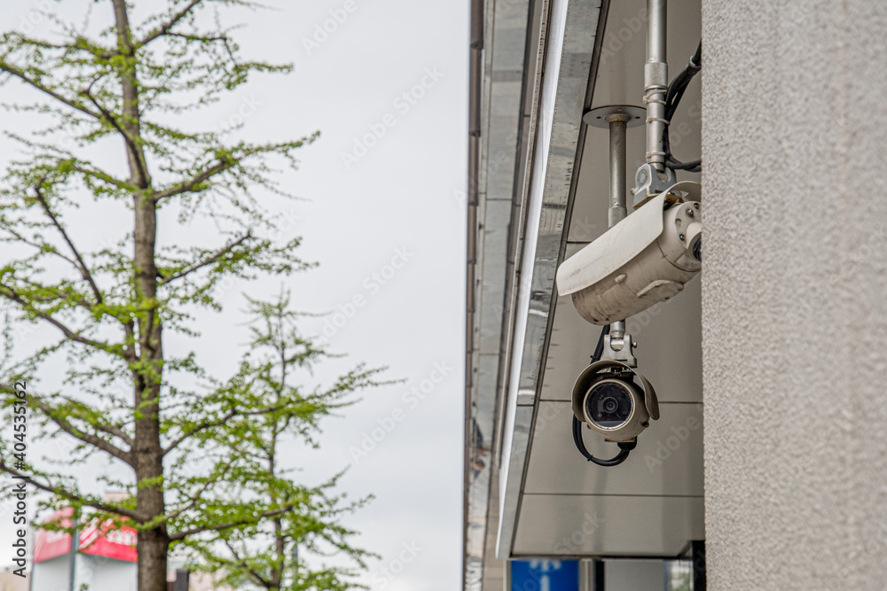 街に設置された監視カメラのイメージ