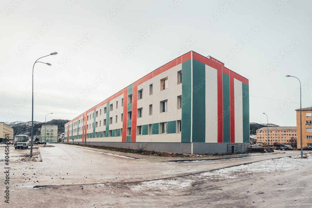 Obraz premium New house in the northern Arctic village of Lodeynoye, Kola Peninsula.