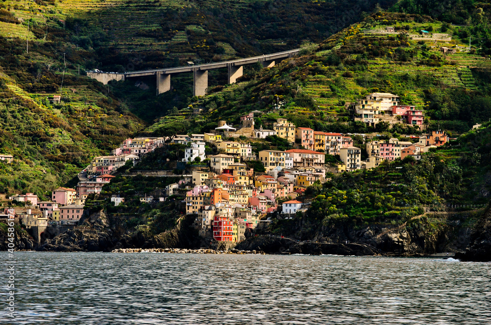 Cinque Terre tour: Riomaggiore view from the sea