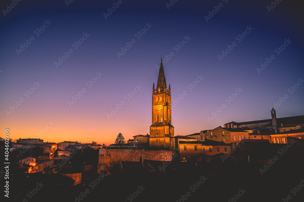 Naklejka premium Saint Emilion un soir d'hiver