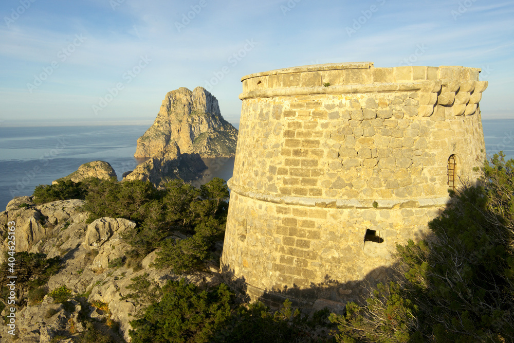 Es Vedra, torre des Savinar (Torre del Pirata). sant Josep de Sa Talaia.Ibiza.Islas Pitiusas.Baleares.España.