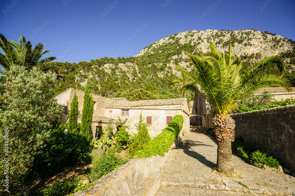 Ermita de la Trinitat, siglo XVIII,  fundada en 1648. Valldemossa. Sierra de Tramuntana. Mallorca. Islas Baleares. España.