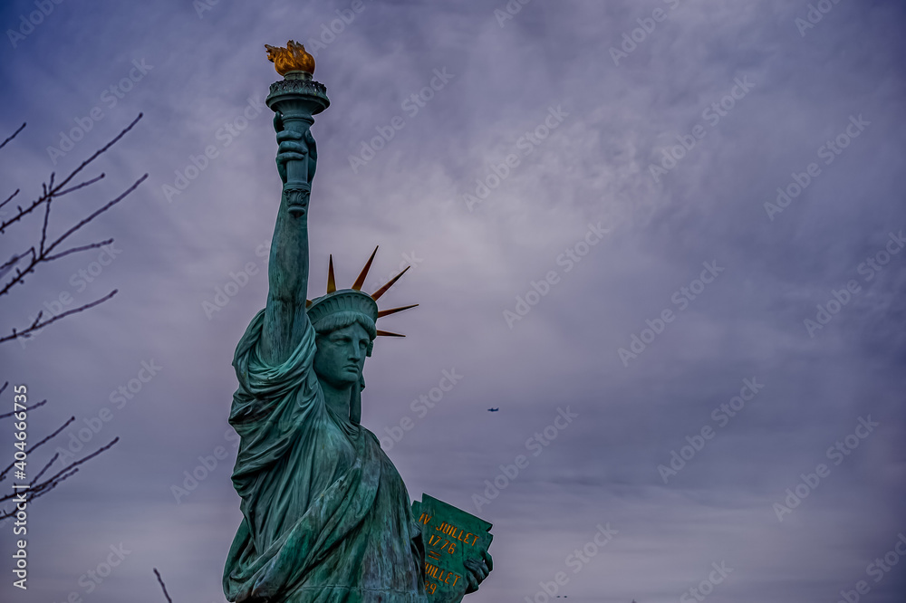 Fototapeta premium 東京都港区台場から見た東京湾の景色