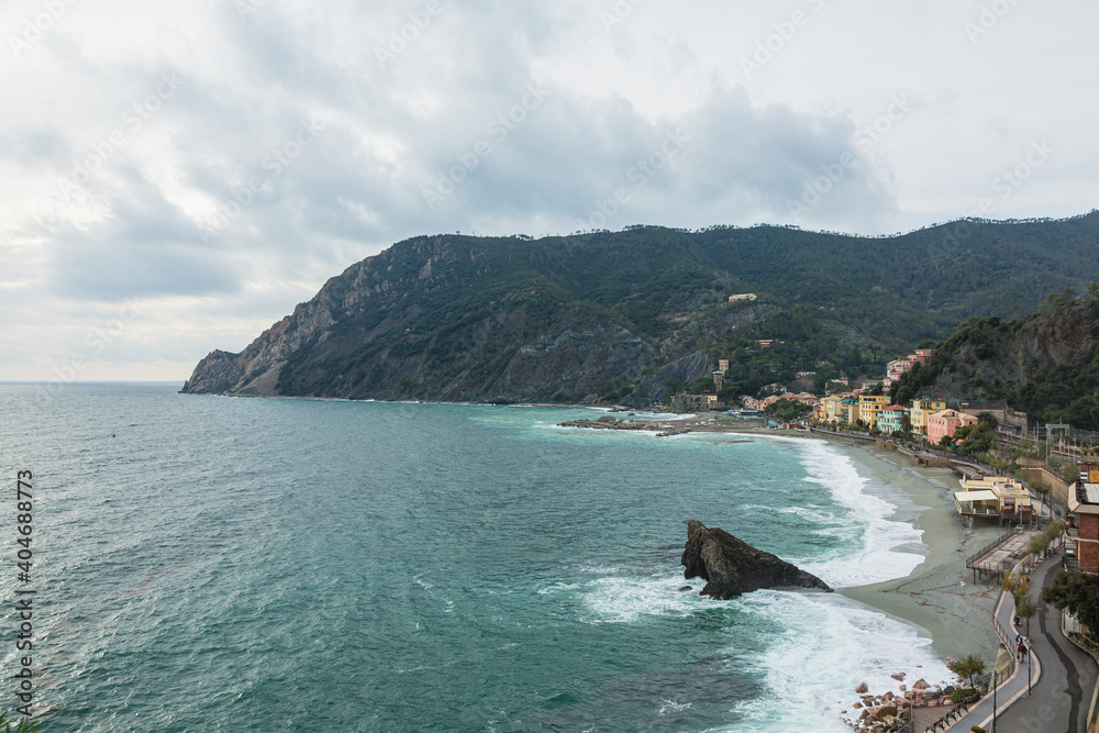 イタリア　チンクエ・テッレのモンテロッソ・アル・マーレの海岸