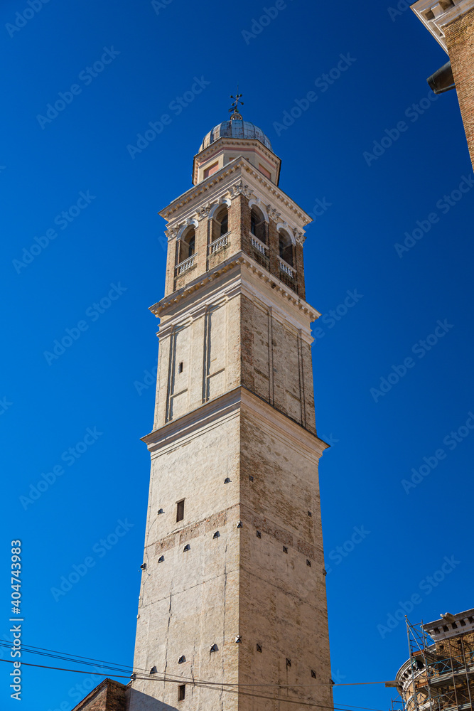 イタリア　パドヴァのサンタ・ジュスティーナ教会の鐘楼
