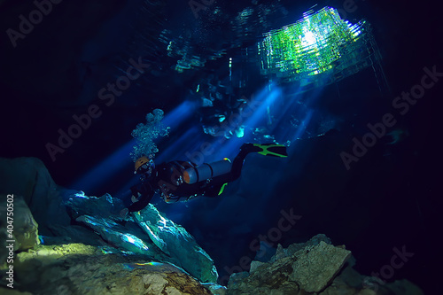 Fotografija diving in the cenotes, mexico, dangerous caves diving on the yucatan, dark caver
