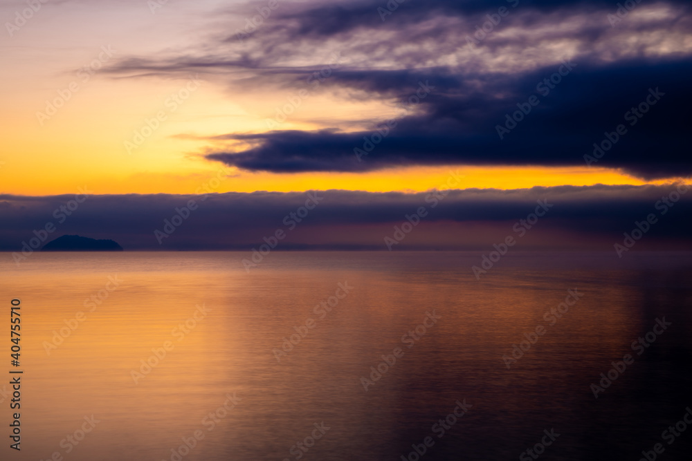 風景素材　冬の琵琶湖の夜明け