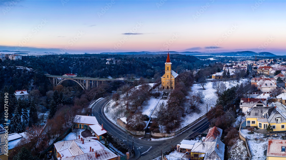 Φωτογραφία Veszprem city castle aera aerial photo in winter with snow
