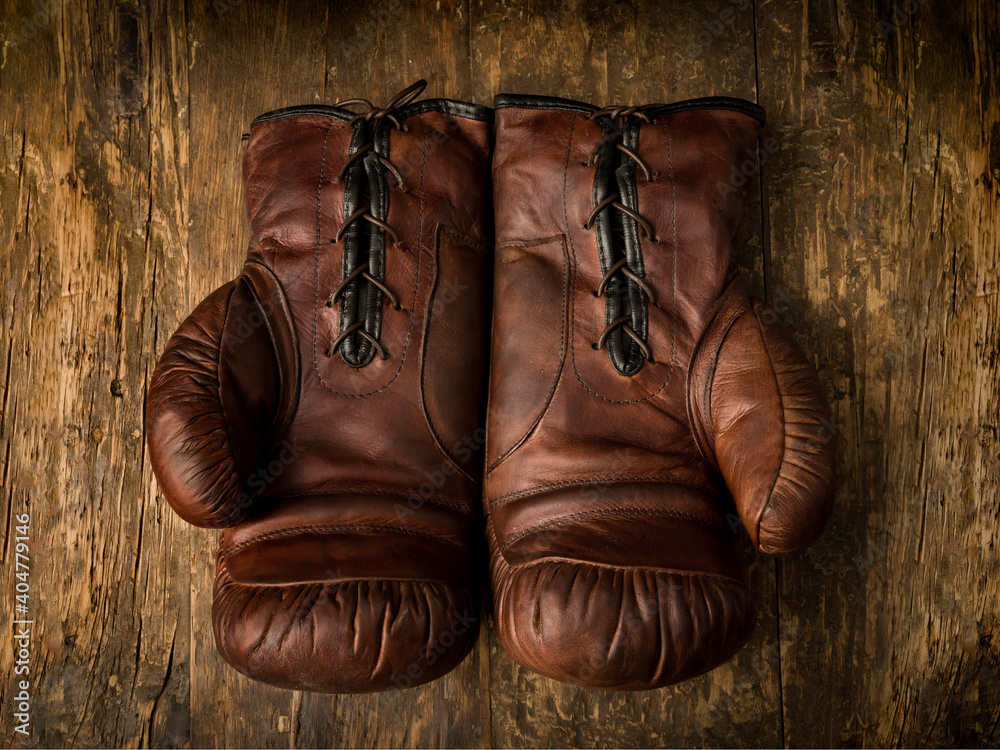 Brown leather boxing gloves - obrazy, fototapety, plakaty 