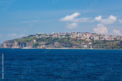 イタリア 船から見えるプローチダ島 