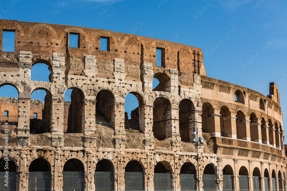 イタリア　ローマの円形闘技場コロッセオの外観