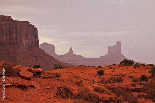 Monument Valley, krajobraz przed burzą