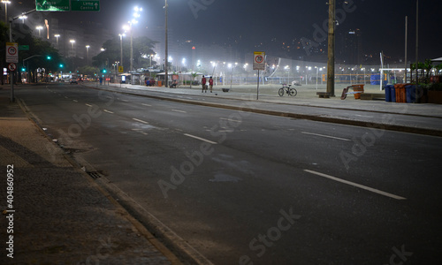 Fototapeta Naklejka Na Ścianę i Meble -  Avenida Atlantica in the early morning. Rio de Janeiro
