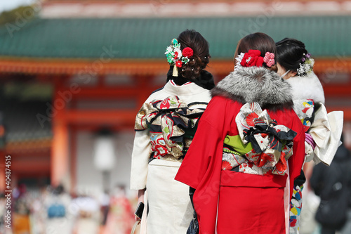 Japanese young girls in Kimono walking street in Kyoto, JAPAN / 振袖姿で京都を歩く女性