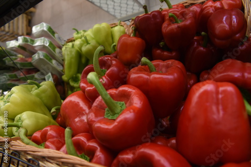 Fototapeta Naklejka Na Ścianę i Meble -  red and green peppers