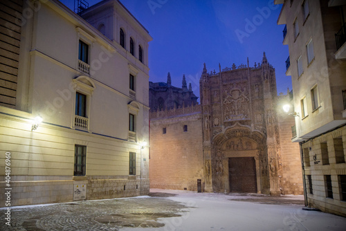 Ciudad de Valladolid con nieve al amanecer en España Europa 